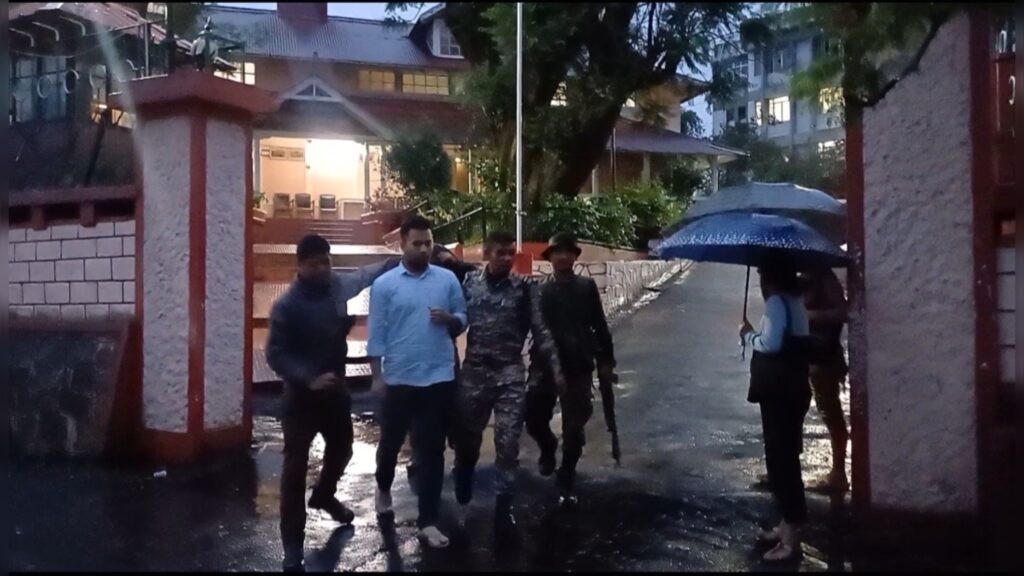 Rah tian bishar ki Pulit ka East Khasi Hills ïa uba khyllied skad ha Kashari