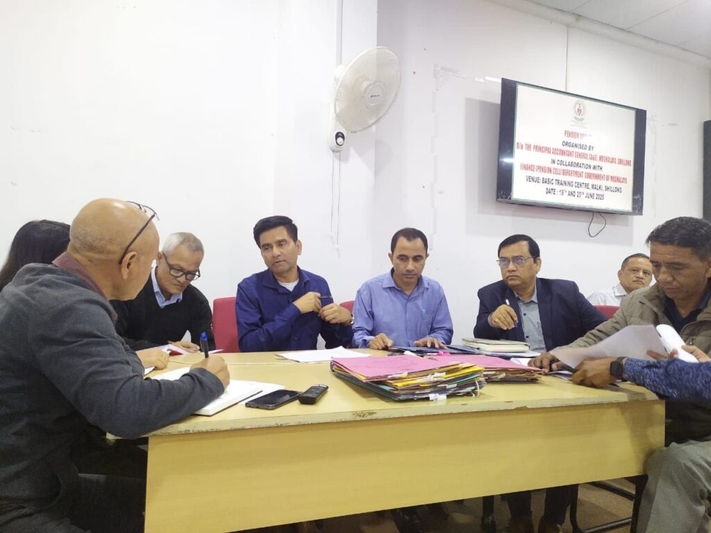 Pynbeit ka AG (A&E) ïa ka baibam tymmen ki nongtrei Sorkar lyngba ka penshon Adalat