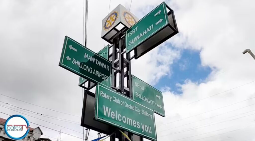Sieh ka Rotary Club da ka Signage ha surok Mawlai Bypass ban suk ki nongïaid lynti