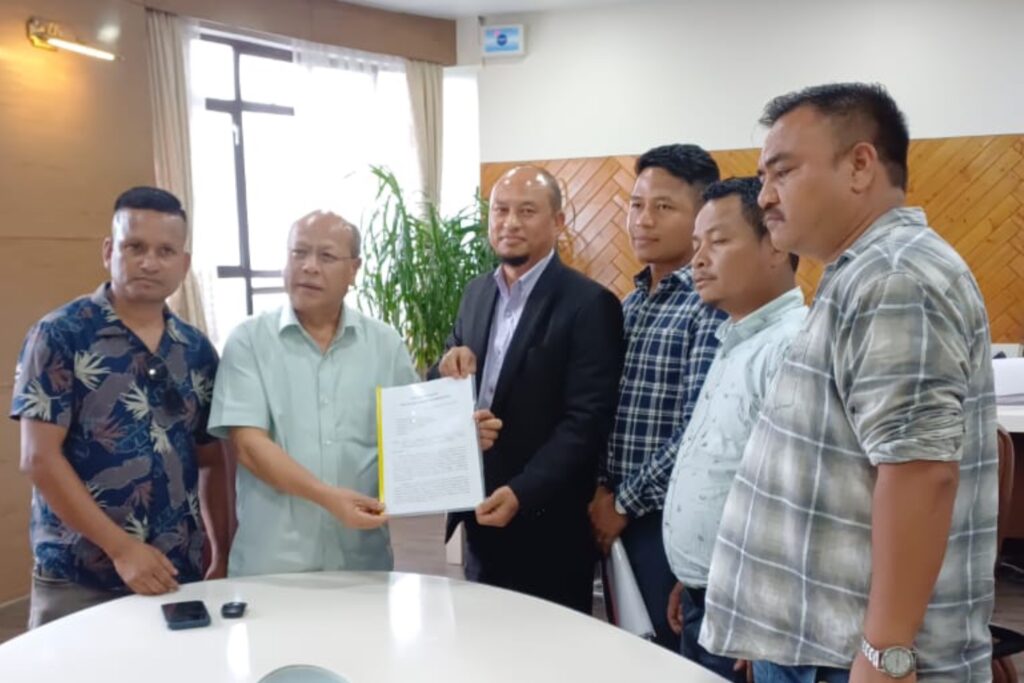 Pan Pulit SF-10 ka JJACBI ban pahara ha Lapangap, ki Karbi ki thmu ban pynjulor ïa u kba