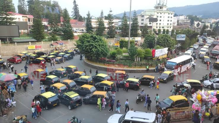 Naduh 1tarik Nailar, yn treikam ki On-street parking bad No Parking Zone ha Shillong