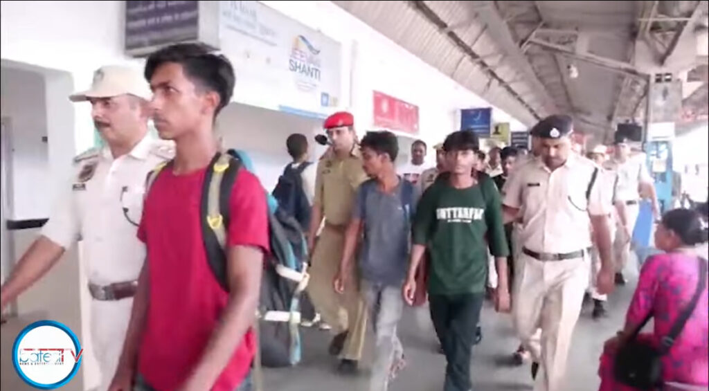 Damaged Fence in Meghalaya; Entry Point for 8 Bangladeshi Nationals