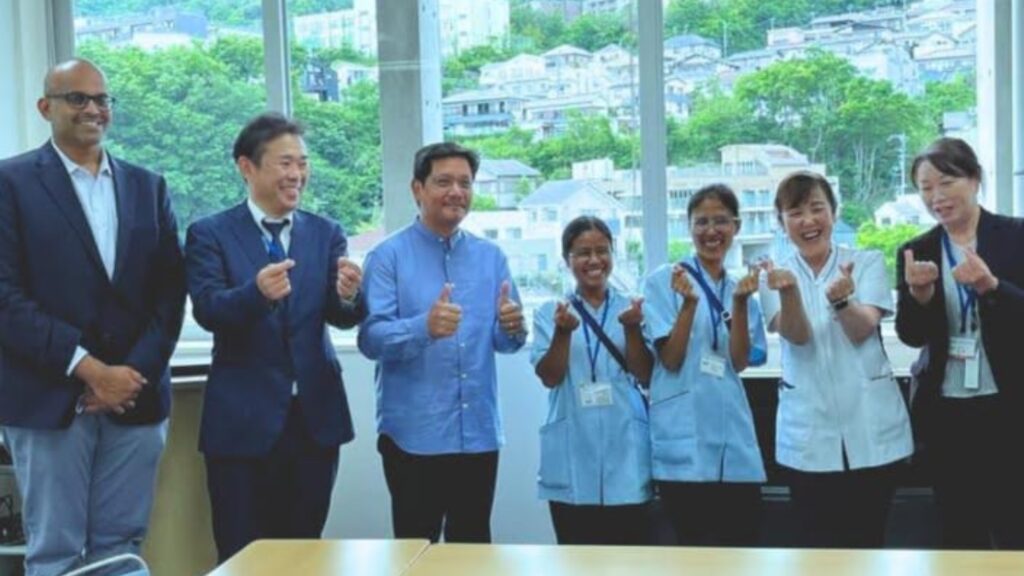 Leit jngoh u Conrad ïa ki samla trei Nurse kiba shakri ha ki hopsital ka ri Japan