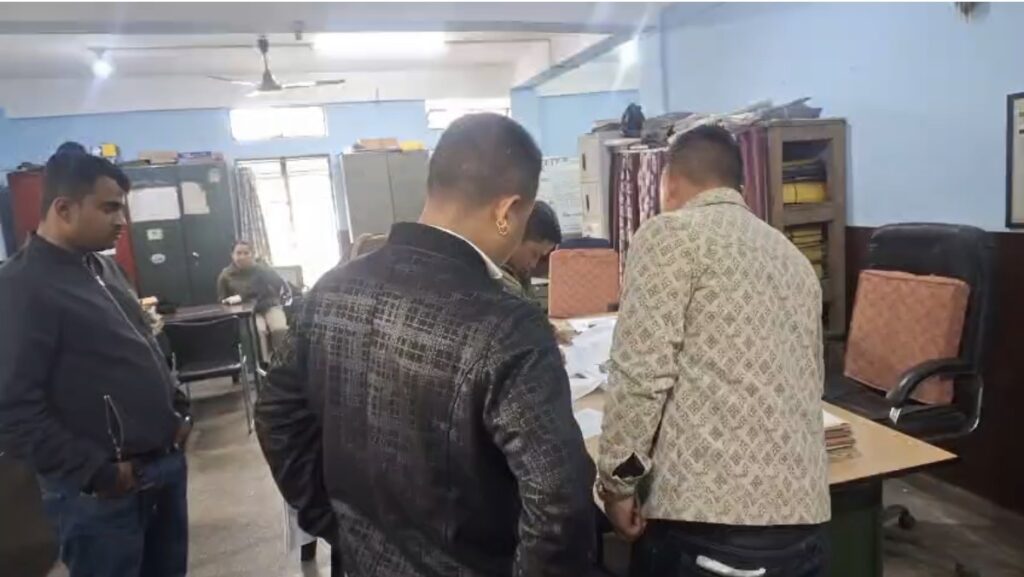 Ki trai shnong ki kyrduh kam, katba ki bar jylla ki pynïaid ïa ka ïew khaïi muid ha Byrnihat