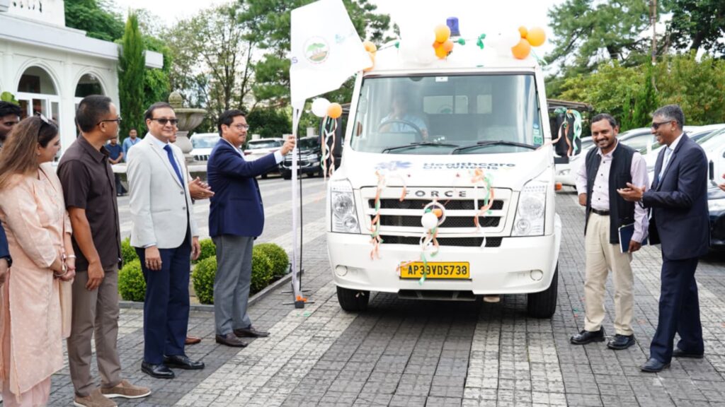 CM Launches Three Mobile Medical Units to Serve Over 2 Lakh People